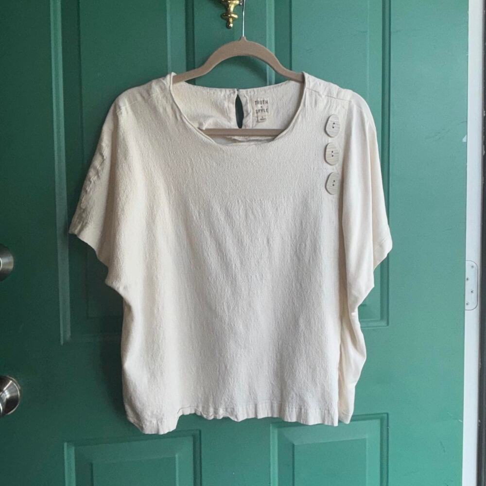 Truth and style large cream blouse excellent condition